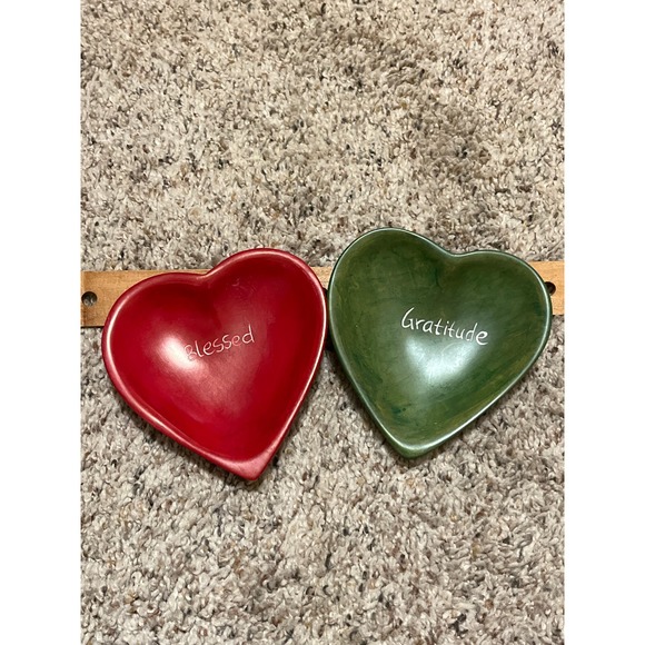 Set of 2 Soap Stone Valentine Heart Inspiration Trinket Dishes Red Green Blessed - Picture 4 of 4